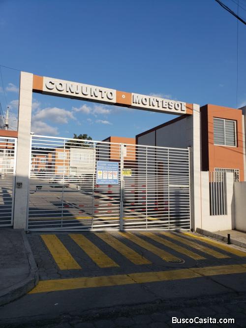 Venta casa en conjunto privado en Cayambe 