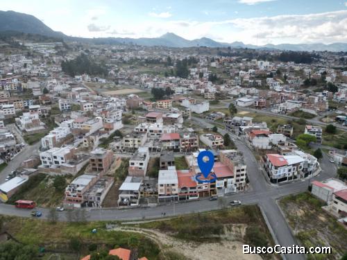 VENDO HERMOSA CASa DE 3 PLANTAS AL SUR DE LOJA
