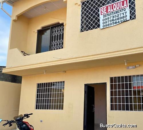 Casa de 2 plantas, rentera (2 departamentos) en Samanes