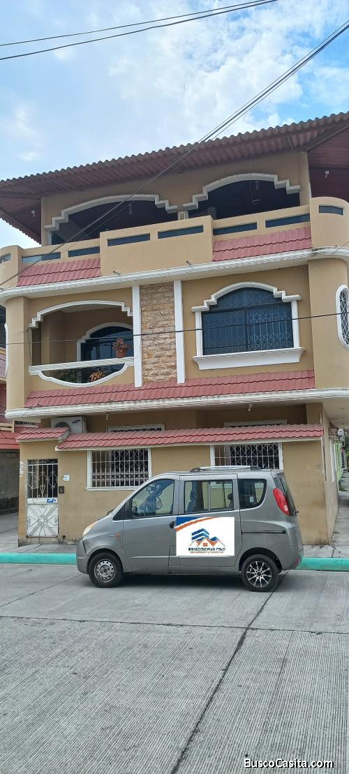 ❤SE VENDE HERMOSA CASA DE TRES PLANTAS EN VERGELES 