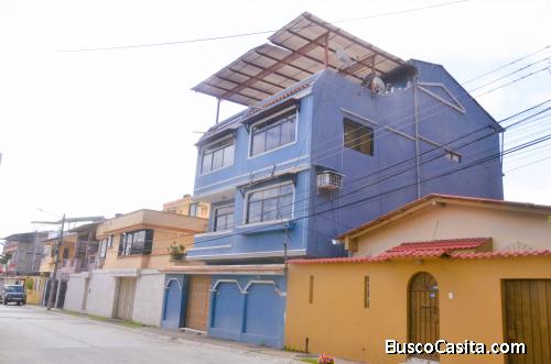 Casa en venta de 3 pisos en la Alborada 6ta etapa