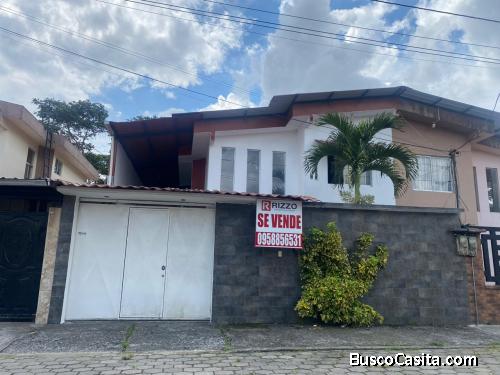 CASA RESIDENCIAL EN PUYO - URBANIZACIÖN