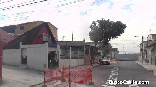 Casa esquinera Cdla el condor