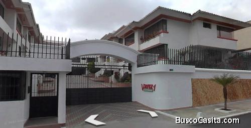 VENDO AMPLIA CASA EN CONJUNTO PRIVADO. PONCEANO ALTO