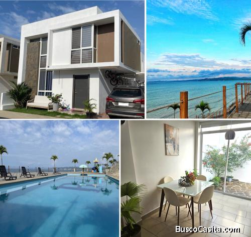 Hermosa Casa en Exclusiva Urbanización Privada junto al Mar. Al norte de Manta – ideal para vivir o 