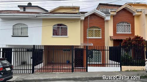 Venta De Casa En La Ciudad De Loja En La Occidental Subiendo Por Construye Fácil