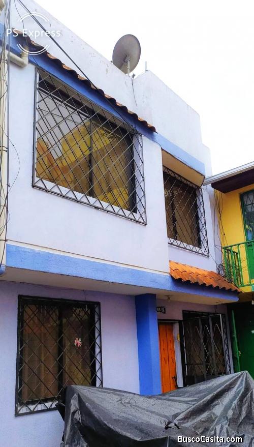 Vendo casa independiente de 2 pisos en Carapungo- Quito