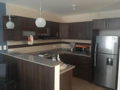 ARMENIA 1, vendo casa, 3 dormitorios, garage y bodega; $ 105000 amoblada