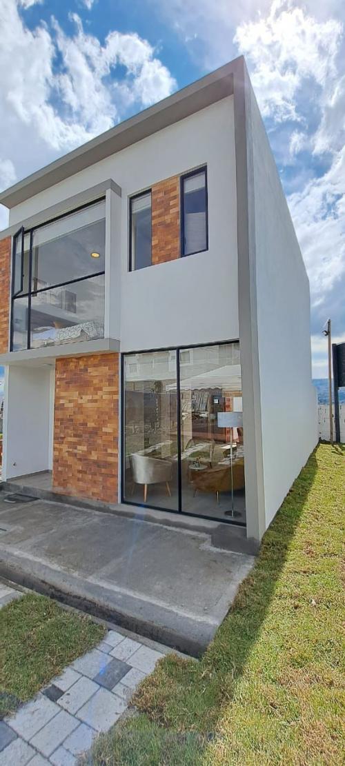 Playa Chica, casas de venta en el Club Privado EL MIRLO, 3 alcobas, 2 estacionamientos, terraza