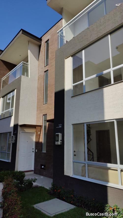 VENDO O ALQUILO CASA EN SAN ANTONIO DE PICHINCHA 