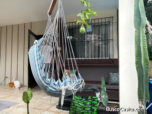 CASA ESQUINERA EN VENTA  CON 2 DEPARTAMENTOS INDEPENDIENTES, EN SALINAS