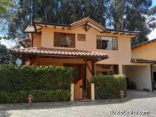 ILALÓ – HERMOSA CASA DE VENTA.