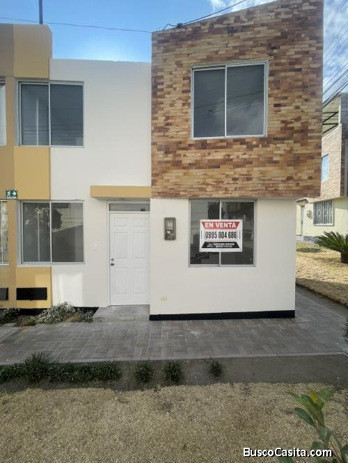 De Oportunidad vendo Casa, sector Calderón, Quito.