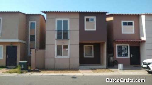 ESPECTACULAR CASA EN URBANIZACIÓN PRIVADA. 