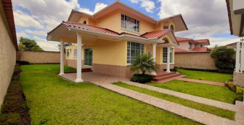 San José del Valle, vendo propiedad con 390m2 de terreno y 295m2 de construcción