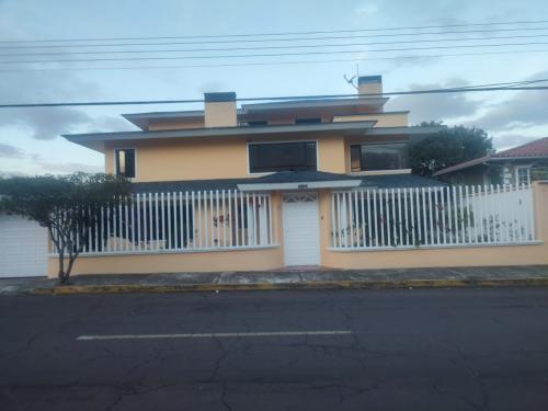 San José del Valle, Conocoto, vendo propiedad 1010m2 de terreno, 430m2 construcción, piscina
