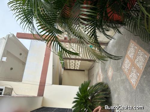 CASA ESQUINERA EN VENTA CON 2 DEPARTAMENTOS UBICADA EN SALINAS CERCA AL BARCELO