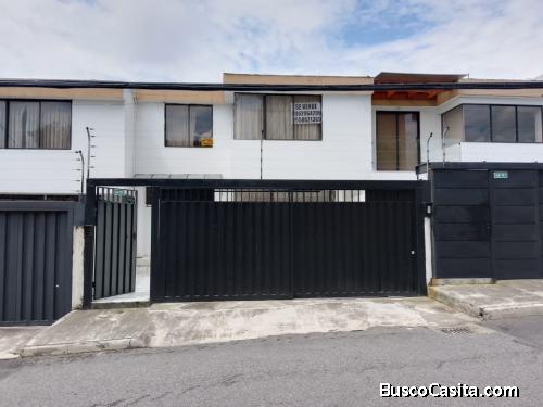 CASA EN VENTA GRANDA CENTENO