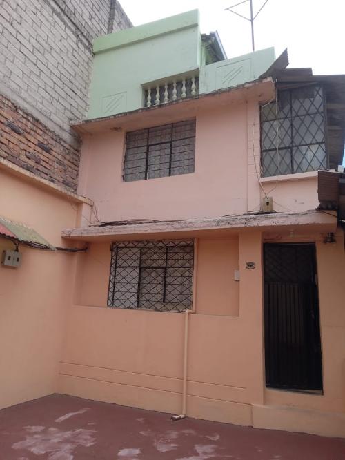 CHIMBACALLE, vendo Propiedad rentera, 3 departamentos, dos suites, garage y patio