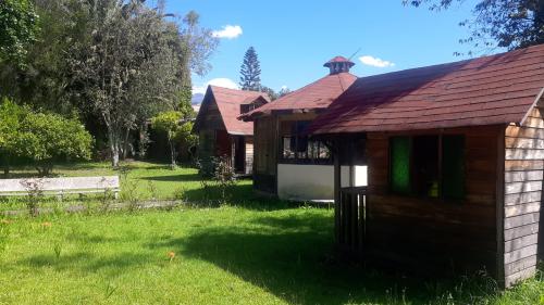 ARMENIA, vendo propiedad independiente de 1015m2 de terreno y 250m2 de construcción