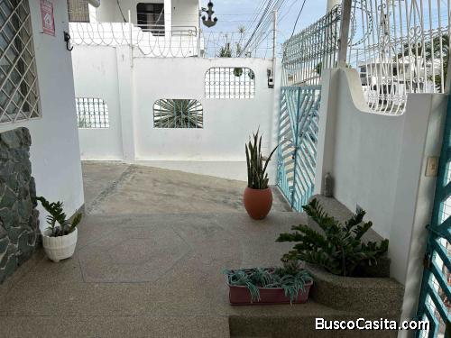 Venta de Bonita Casa Amoblada Esquinera de Una Planta ubicada en Salinas