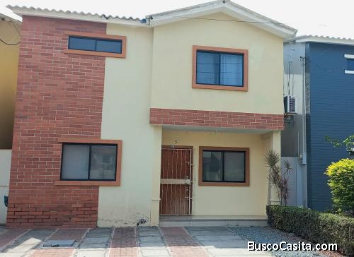 VENDO CASA EN CDLA MILAN  ETAPA FERRARA