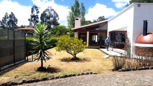 QUINTA en venta, sector Angamarca, 1000m2 de terreno y 306m de construcción, espectacular vista