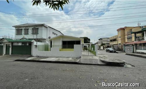 Vendo Casa en la Ciudadela La Fae Norte Guayaquil