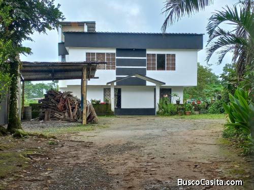 VENDO CASA QUINTA en VÍA a BENGALA junto a la Urbanización Pacífico - Santo Domingo