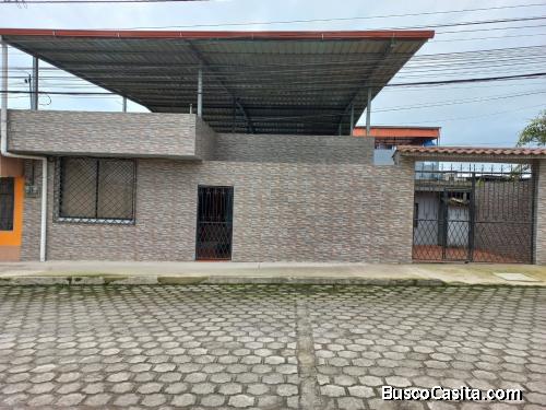VENDO PROPIEDAD CON 2 CASAS INDEPENDIENTES en la Cooperativa Las Palmeras, ciudad de Santo Domingo