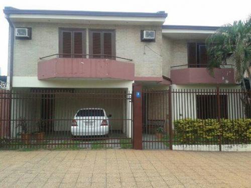 Vendo Residencia de 2 pisos en Villa Victoria, Ciudad de Asunción