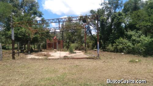 Casa a terminar...TERRENO 13,20 X 27,33 Mts. con casita a techar en el fondo  ZONA CARFEM YPANE 