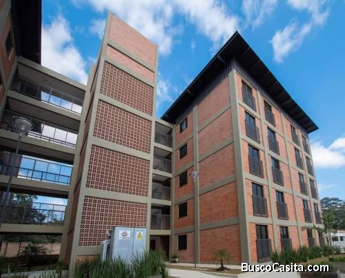 ALQUILER – Departamento residencial en Luque (en gran condominio):