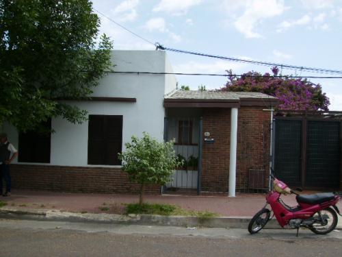 Casa 3dorm mas 1 apartamento, alquilados!!!