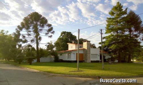 DUEÑO VENDE HERMOSA CASA EN ESQ/  BALNEARIO LA FLORESTA