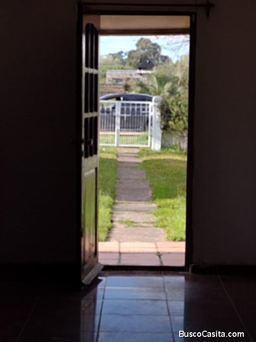 CASA CON TERRENO