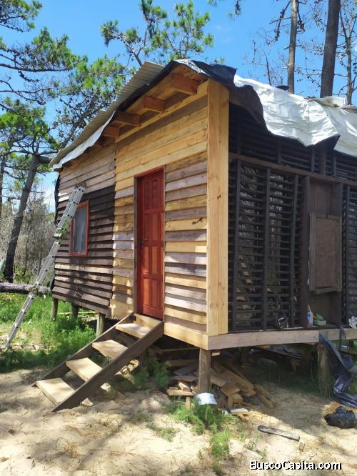 Cabaña ecologica equipo solar 525M2 metros del mar La Esmeralda