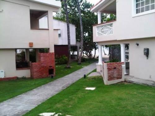 Vendo Casa En Juan Dolio con 207 metros de solar.