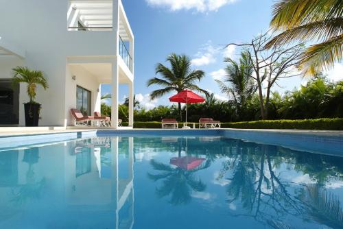 VILLAS ENTRE EL GOLF Y LA PLAYA EN REPUBLICA DOMINICANA