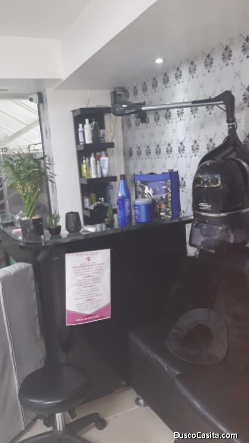 Vendo Local comercial, que opera como Salón de Belleza