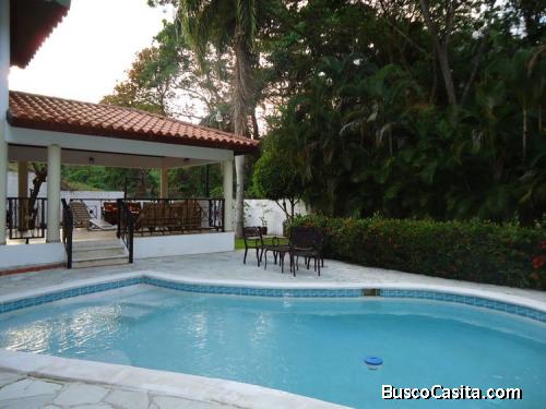Hermosa casa en venta en Arroyo Hondo