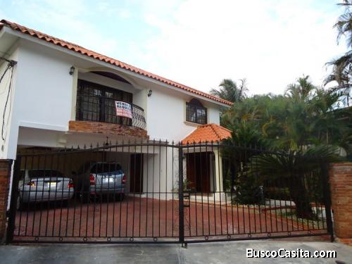 CASA EN VENTA EN ARROYO HONDO III SANTO DOMINGO R.D.