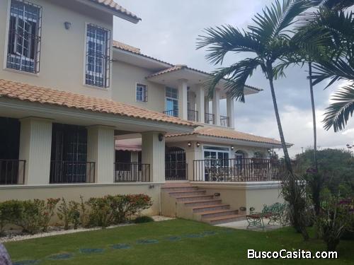 Casa en venta en Los Ríos de 2 niveles con 1157 mts de terreno  y 572  construcción, destacada por s