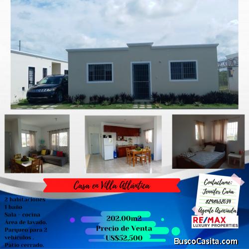 Se vende casa en Residencial Villa Atlántica frente a Cocotal