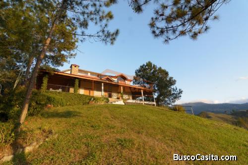 Casa amueblada de venta en las montañas de Constanza  REC-116