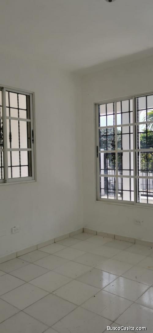 Casa en Res. Vianella KM14