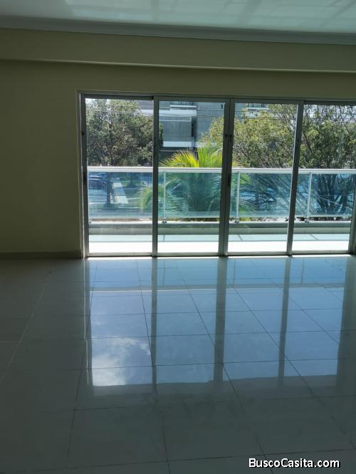 Lujoso apartamento en Gazcue 3er y 4to piso