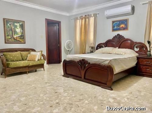 VENDO CASA EN LA CASTELLANA