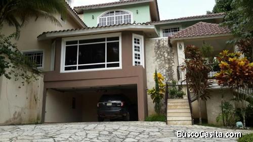 VENDO CASA EN ALTOS DE ARROYO HONDO II