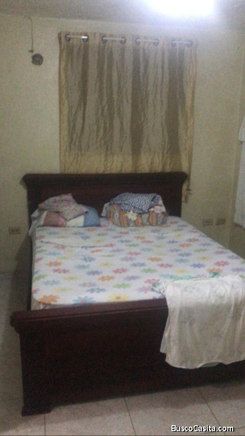 VENDO CASA EN VILLA MELLA DOS NIVELES